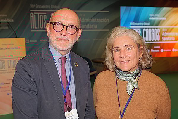 Rodrigo Gutiérrez, exjefe de Servicio de Humanización y Atención Sociosanitaria de Castilla-La Mancha ;y Nuria de Diego, directora de Área de ventas de Abex.