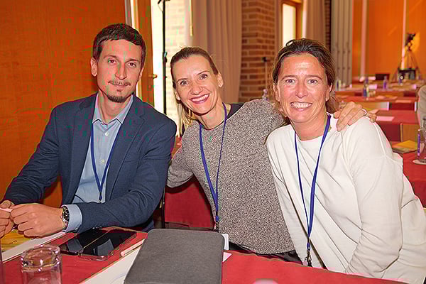 Iván Santiago, director general de Hemodonación y Hemoterapia de la Consejería de Sanidad del Gobierno de Canarias; Marina Flordelis, Policy & Market Access Associate Director en Organon España; y Elena Gonzalvo, directora gerente del Instituto Aragonés de Ciencias de la Salud.