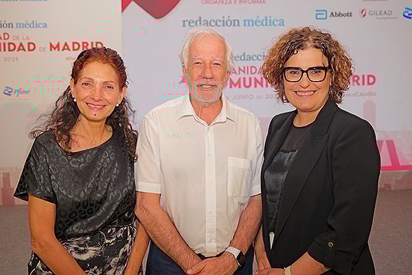 Esther Rey, directora de Enfermería del Hospital La Paz; Javier Cobas, subdirector gerente del Hospital La Paz; y Elena Fernández, gerente de Cuiidados del Sermas.