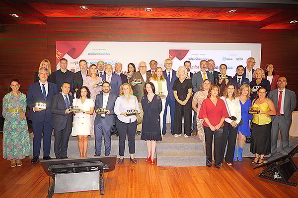 Foto de familia de los III Premios Redacción Médica a la Sanidad de la Región de Murcia.