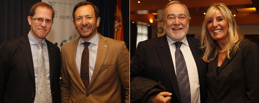 Luis Gutiérrez Rojas, psiquiatra del Grupo 06 del Cibersam, y José Manuel Montes, psiquiatra en el Ramón y Cajal de Madrid. A la dcha., el presidente de la Asociación Española de Psiquiatría, Julio Bobes, con Lourdes Pla, de Lundbeck.