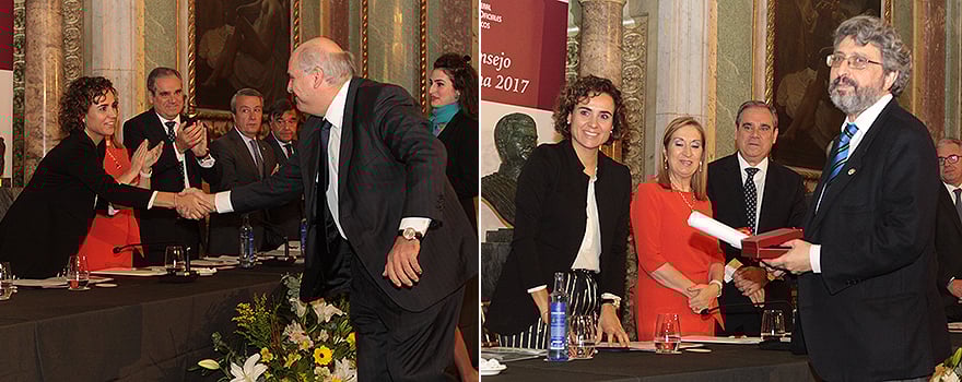 Ángel Fernández recibe el premio Panorama para MSD por pembrolizumab. A continuacion, Alfredo Martínez Hernández recibe su medalla del Consejo.