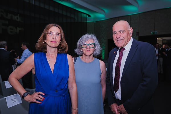 Ana Cabrero, directora general de Infraestructuras Sanitarias del Sermas; Sonia García de San José, gerente del Hospital General Universitario Gregorio Marañón; y José Carmelo Albillos, presidente de la Sociedad Española de Radiología Médica (Seram).