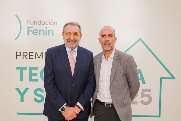 Jesús Fernández Sanz junto a Ricardo López.