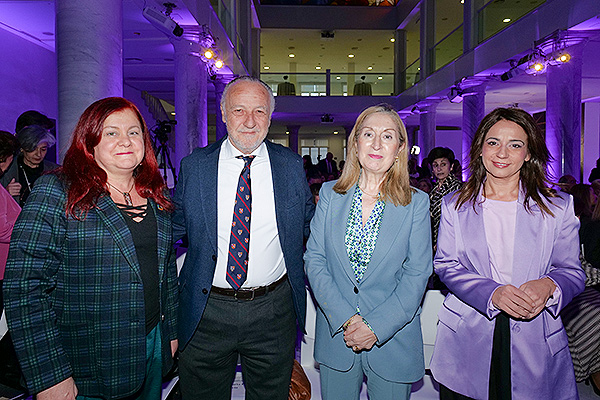 Celia Gómez; José María Pino; Ana Pastor; y Silvia Calzón.