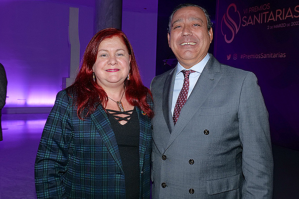 Celia Gómez, directora de Ordenación Profesional del Ministerio de Sanidad; y Óscar Castro, presidente del Consejo General de Dentistas de España. 