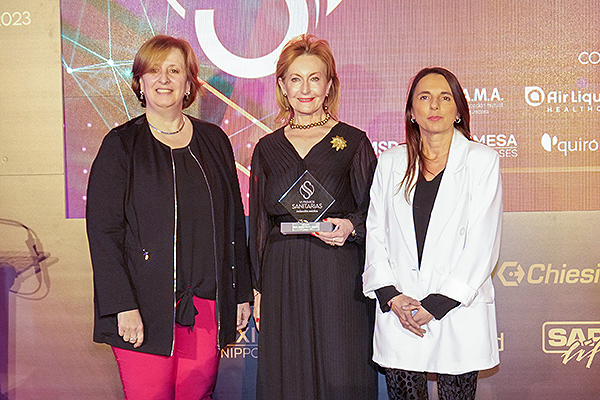  Pilar Rodríguez Ledo, vicepresidenta primera de la Sociedad Española de Médicos Generales y Familia (SEMG); María Trinidad Herrero Ezquerro, académica de número de la Real Academia Española de Medicina; y Raquel Murillo, directora general adjunta de la AMA. 