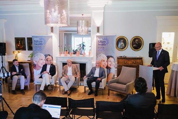 Un instante durante la presentación de los resultados del informe 'Future Health Index 2025 con la confianza en la IA aplicada a la salud como foco'.
