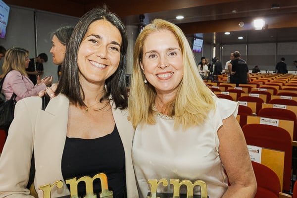 Eva García Camacho, vicepresidenta de la Sociedad Castellano-Manchega de Cardiología; y Yolanda Carrasco Barrio, coordinadora médica del Centro de Salud de Santa María de Benquerencia (Toledo).
