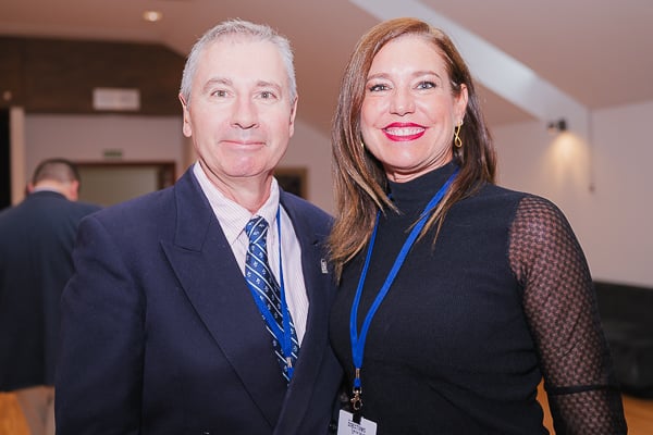 Miguel Moreno, gerente del Hospital de la Axarquia de Málaga; y Paula Corrales, directora Económica y de Servicios Generales del Hospital General de Málaga.