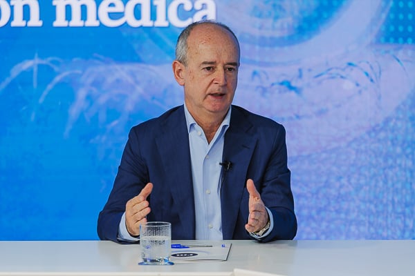 Javier Mendicute del Barrio, jefe del Servicio de Oftalmología del Hospital de Donostia (Guipúzcoa) y presidente de la Sociedad Española de Cirugía Ocular ImplantoRefractiva (Secoir).