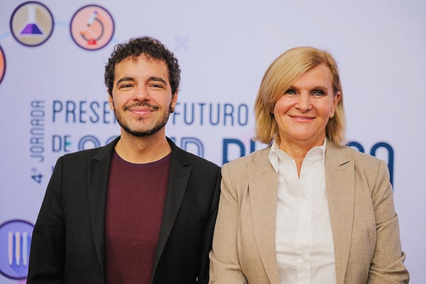Pedro Gullón y María Neira.