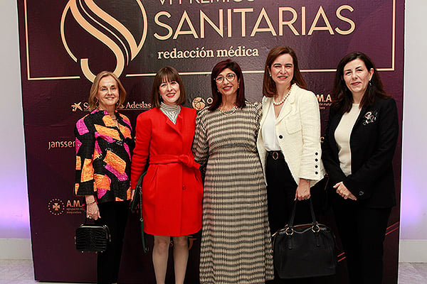 Margarita Alfonsel; Lina Ruiz, Policy Associate de MSD España; Dulce Ramírez, vicepresidenta de Sedisa; Cecilia Martínez, secretaria de SEFH; y Laure Yvenou, government affairs de Sanofi. 