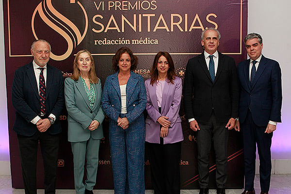 José María Pino; Ana Pastor; Catalina García; Silvia Calzón; Enrique Ruiz Escudero; y Vicente Azpitarte, delegado del Gobierno andaluz en Madrid.
