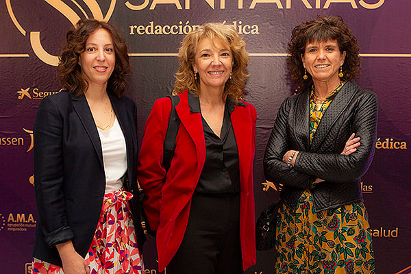 Mar Rocha, tesorera del Colegio Oficial de Enfermería de Madrid (CODEM); María Andion Goñi, vocal de la Asociación Nacional de Directivos de Enfermería (ANDE); y Blanca Fernández-Lasquetty, secretaria de la Asociación Nacional de Directivos de Enfermería (ANDE).