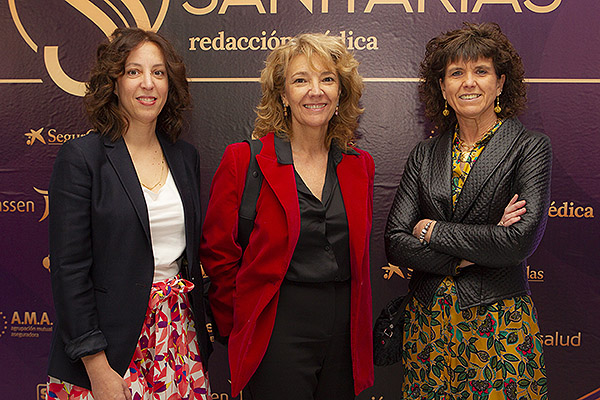 Mar Rocha, tesorera del Colegio Oficial de Enfermería de Madrid (CODEM); María Andion Goñi, vocal de la Asociación Nacional de Directivos de Enfermería (ANDE); y Blanca Fernández-Lasquetty, secretaria de la Asociación Nacional de Directivos de Enfermería (ANDE).