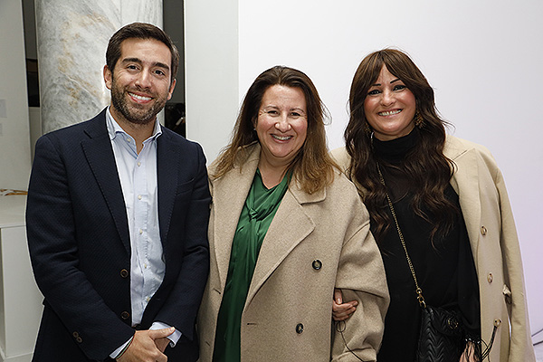 Félix Tapetado, responsable de Market Access en Becton Dickinson; Paloma Beltrán de Iberia Boston Cientific; y Dina Hurtado, directora de Comunicación y Marketing de Cardiva.