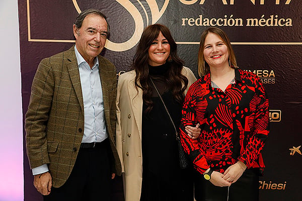 Carlos Ibares, Dina Hurtado García, directora de Comunicación y Marketing de Cardiva, y Sandra Melgarejo, técnica de marketing y Comunicación de Cardiva.