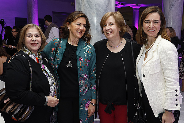 Rosa María Redondo, tesorera del Consejo General de Psicología; Marta Presa, teniente coronel del Ejército y jefa de Salud Mental del Hospital Central de la Defensa Gómez Ulla de Madrid; Pilar Rodríguez Ledo, vicepresidenta de la Sociedad Española de Médicos Generales y de Familia (SEMGF); y Cecilia Martínez.