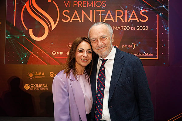 Silvia Calzón, secretaria de Estado del Ministerio de Sanidad, y José María Pino, presidente-editor de Redacción Médica.