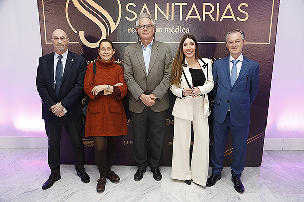 Representantes de Amyts en la gala: Julián Ezquerra, Ángela Hernández, Daniel Bernabéu, Sheila Justo y Manuel de Castro.