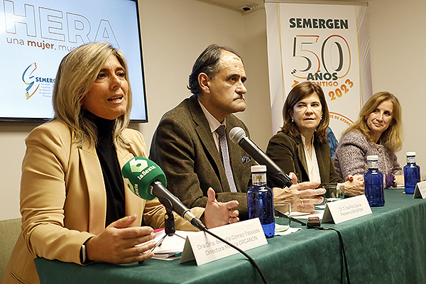  Begoña Gómez-Taboada, José Polo García, Lourdes Martínez-Berganza, Milagros González Béjar.