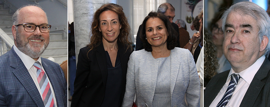 En la izquierda y en la derecha, respectivamente, Pedro Alsina y Emili Esteve, director técnico de Farmaindustria. En el centro, Laura Diéguez, directora de Comunicación de Sanofi, y Margarita López-Acosta.