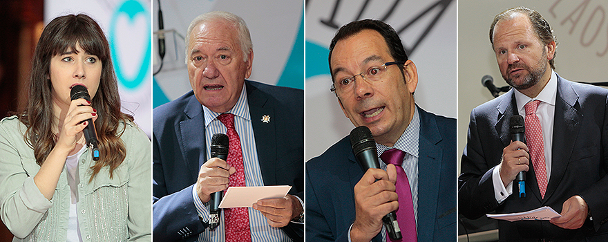 cantautora española, Chloé Bird; Florentino Pérez Raya; José Luis Cobos, miembro del CGE y coordinador del Libro Blanco de la Ostomía; Iñigo Lapetra, director de comunicación del CGE.