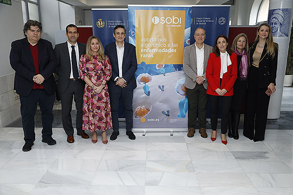 Foto de familia de la Jornada organizada por Sobi en la presentación del documento 'El viaje del paciente con enfermedades raras hematológicas'.