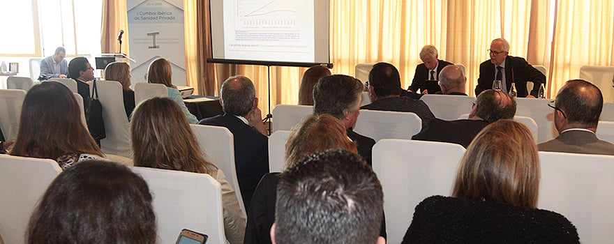 Aspecto de la sala durante la I Cumbre Ibérica de Sanidad Privada.