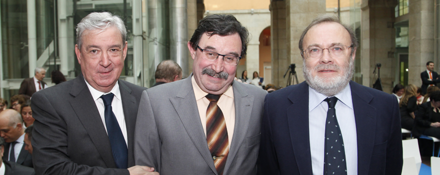 Félix Bravo, gerente del Hospital Príncipe de Asturias; Domingo del Cacho, gerente del Severo Ochoa, y Rafael Santamarina, gerente de La Paz.