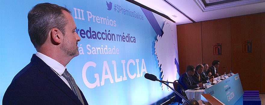 Iñaki Moreno, responsable de Redes Sociales de Sanitaria 2000, fue el encargado de conducir los III Premios en Galicia.