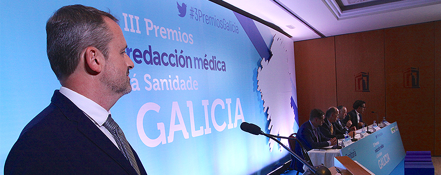 Iñaki Moreno, responsable de Redes Sociales de Sanitaria 2000, fue el encargado de conducir los III Premios en Galicia.