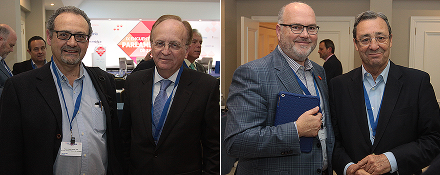 A la izquierda, Joan Ramón Villalbi, presidente de la Sociedad Española de Salud Pública y Administración Sanitaria, y Fernando Carlos Rodríguez López, catedrático de Microbiología y coordinador de RRII de la Facultad de Medicina y Enfermería de Córdoba. A la derecha, Pedro Alsina y Mario Mingo, expresidente de la Comisión de Sanidad del Congreso de los Diputados.