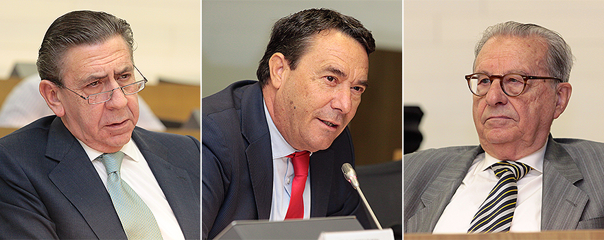 En la primera imagen, Juan Ignacio Güenechea, presidente de Cofares. En la siguiente, Jorge Hinojosa, gerente de la Alianza General de Pacientes (AGP). Y a la derecha, Eduardo Rodríguez Rovira. 
