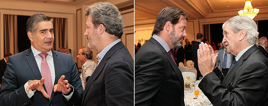 Jorge Vázquez con Santiago Cervera, exconsejero de Sanidad de Navarra. A la derecha, Carlos Rus dialoga con Enrique de Porres, consejero delegado de Asisa.
