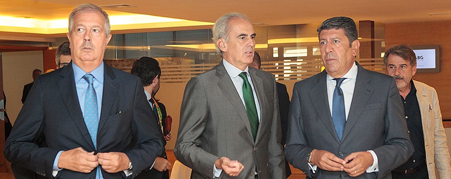 Luis Mayero, presidente del IDIS, Enrique Ruiz Escudero, consejero de Sanidad de Madrid y Manuel Vilches, director general de IDIS.