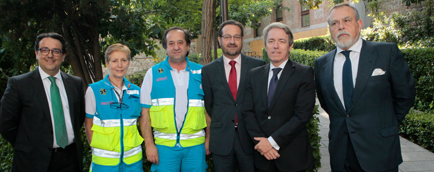 José María Vergeles, consejero de Sanidad de Extremadura; Concha Gómez, directora médica del Summa; Pablo Busca, director gerente del Summa; Fernando Prados, director general de Coordinación de Atención al Ciudadano y Humanización de la Asistencia Sanitaria de la Comunidad de Madrid; Adolfo Ezquerra, director general de Inspección y Ordenación de la Consejería de Sanidad de la Comunidad de Madrid; y José Ramón Menéndez, director económico-financiero del Sermas. 