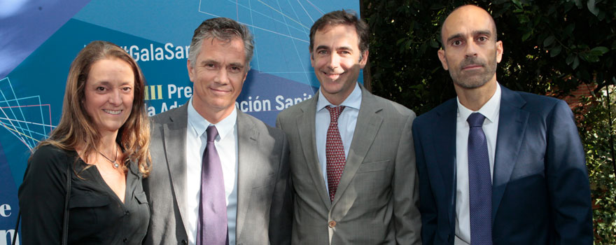 Ana Ojanguren, directora Relaciones Institucionales de Abbott; Luis García Bahamode, presidente de Abbott en España; Ramón Taix, director general de Nutrición de Abbott; Ricardo López, director general de Sanitaria2000.