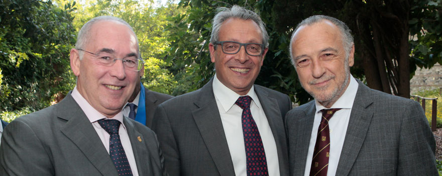 Francisco Miralles y Tomás Toranzo, secretario general y presidente de CESM, respectivamente, junto a José María Pino.