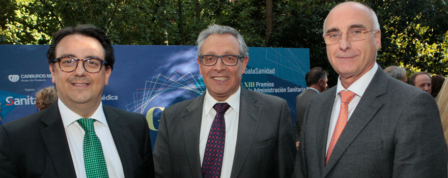 José María Vergeles, consejero de Sanidad de Extremadura; con Tomás Toranzo, presidente del CESM y Jesús Sanz, presidente de ANDE.