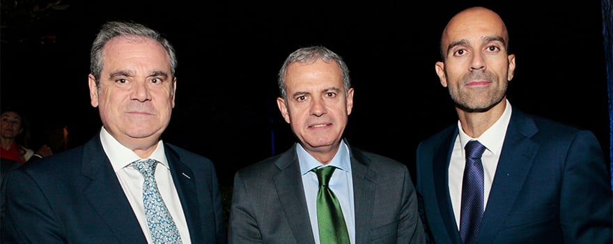 Jesús Aguilar, presidente del Consejo General de Farmacéuticos; Iñaki Betolaza; y Ricardo López.