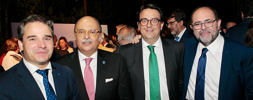 Luis Tobajas, director general de Planificación, Formación y Calidad Sanitaria y Sociosanitaria de la Consejería de Sanidad y Políticas Sociales de Extremadura; Pedro Hidalgo, presidente del Colegio de Médicos de Badajoz; José María Vergeles y Carlos Moreno. 