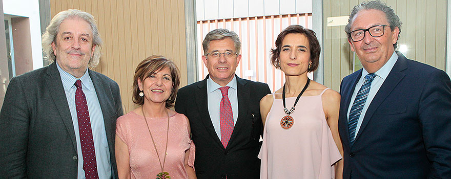  Agustín Álvarez, director general de Salud Pública de Castilla y León; Sabina Freile, directora de Enfermería del Complejo Asistencial Universitario de León; Rafael López Iglesias, gerente del Sacyl;  Azucena Sútil, subdirectora de Enfermería del Complejo Asistencial Universitario de León, y Juan Luis Burón, gerente del Hospital de León.