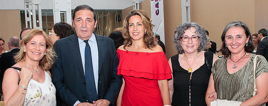 Gloria Sánchez, Antonio María Sáez Aguado, Ana María Serrador, Isabel Gutiérrez, tesorera de Sociedad Castellana y Leonesa de Medicina de Familia y Comunitaria (Socalemfyc), y Elvira Callejo, presidenta de Socalemfyc.