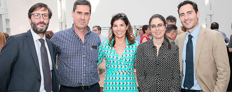 José Antonio García, de Jannsen; José Miguel Hernández, subdirector médico del Hospital Clínico Universitario de Valladolid; Paloma Burgos, jefa de Servicio de Formación y Desarrollo Profesional de la Gerencia Regional de Salud; Nieves González, técnico del Servicio de Formación de la Gerencia Regional de Salud, y Alberto Pérez, subdirector médico del Hospital Clínico Universitario de Valladolid. 