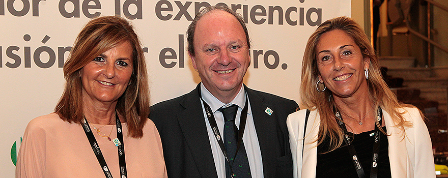 Carmen Esquius; Javier Godoy y Amparo Silveño.