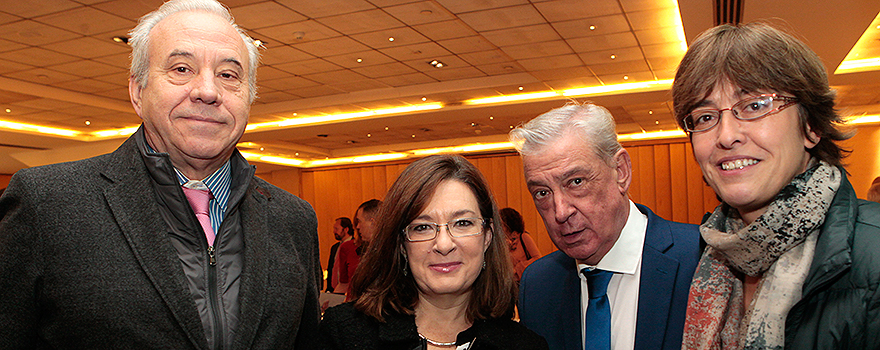 Javier Guerra, director médico de la Fundación Jiménez Díaz; Carmen Pantoja, gerente del Hospital Infanta Leonor; Félix Bravo, y Carmen Martínez de Pancorbo, gerente del Hospital 12 de Octubre.