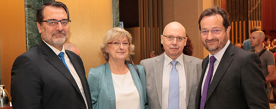 Fernando Jou, gerente del Hospital Virgen de la Poveda, Rosa Bermejo, gerente del Hospital Infanta Sofía, Carlos Sangregorio Yáñez, gerente del Hospital del Sureste de Madrid, y Fernando Prados, viceconsejero de Sanidad de la Comunidad de Madrid.