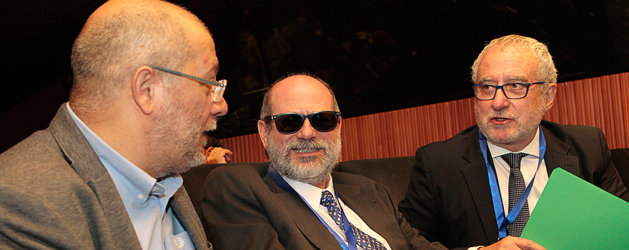 Francisco Igea, portavoz de Sanidad de Ciudadanos en el Congreso; Luis Amaro, secretario general del Consejo General de Farmacéuticos; Eladio González, presidente de Federación Distribución Farmacéutica